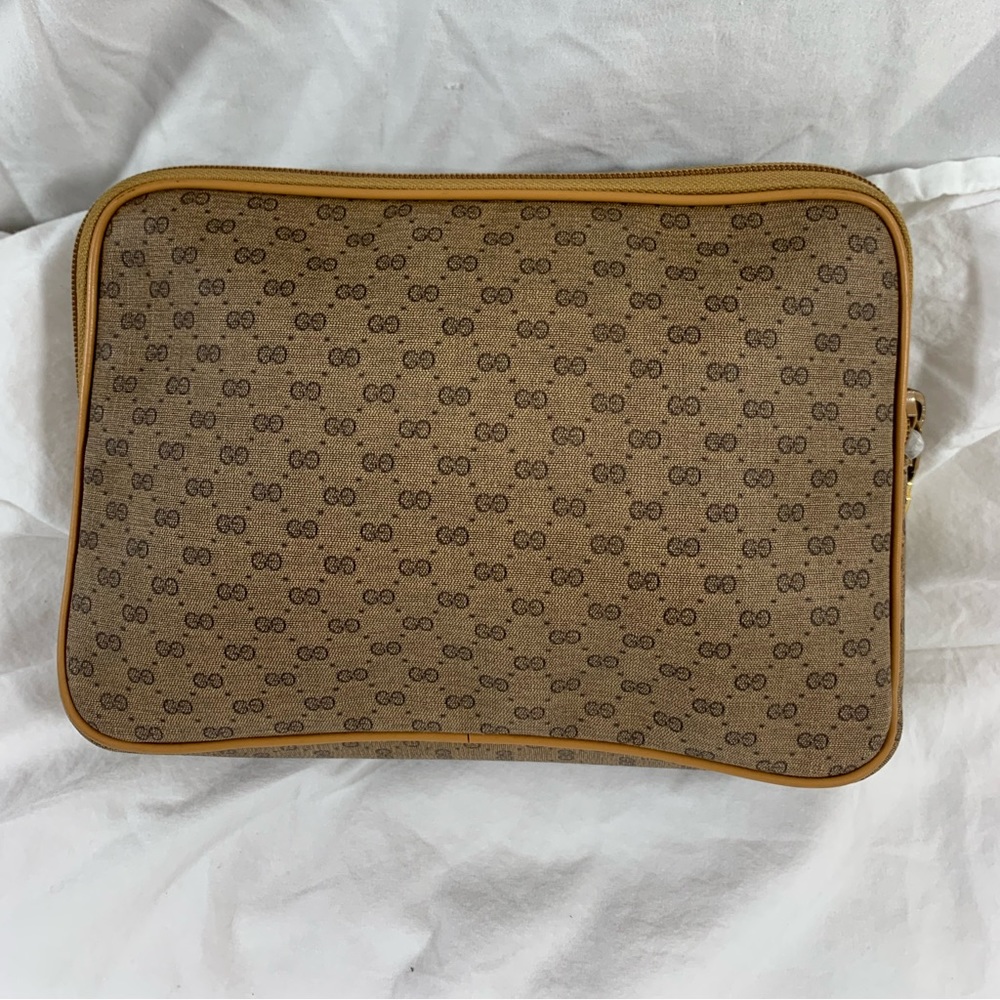 Genuine vintage GUCCI signatue tan coated canvas clutch bag cosmetics